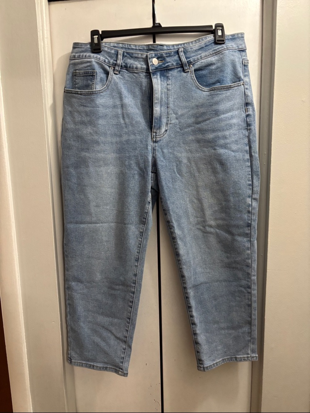 Cider Light Blue Women’s cropped straight leg jeans.